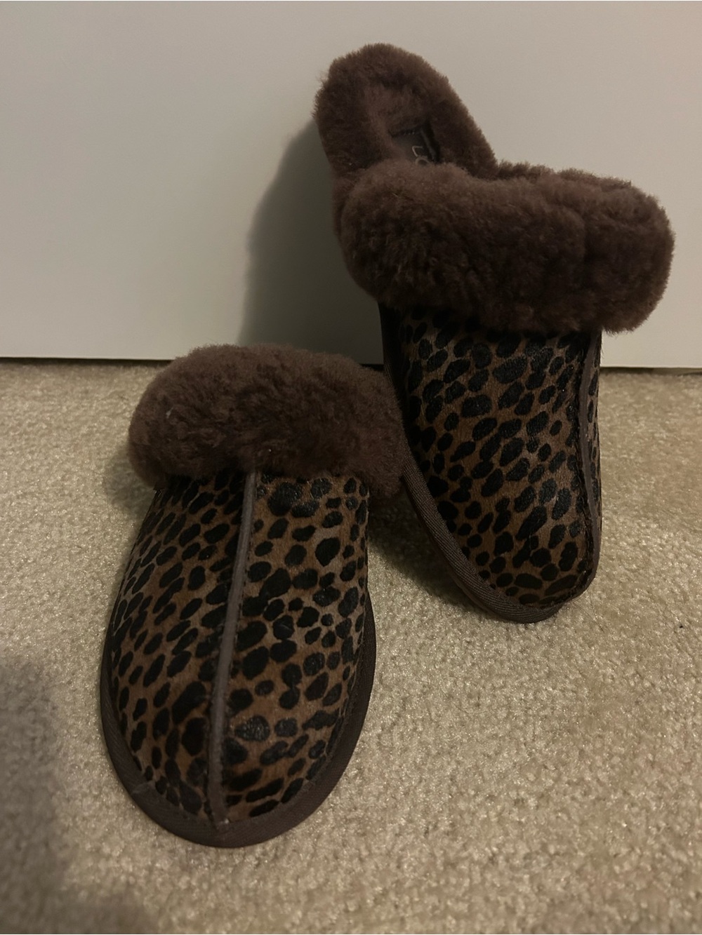 Ugg Scuffette Leopard Print Faux-Shearling Women's Slippers - Burnt Cedar size 7